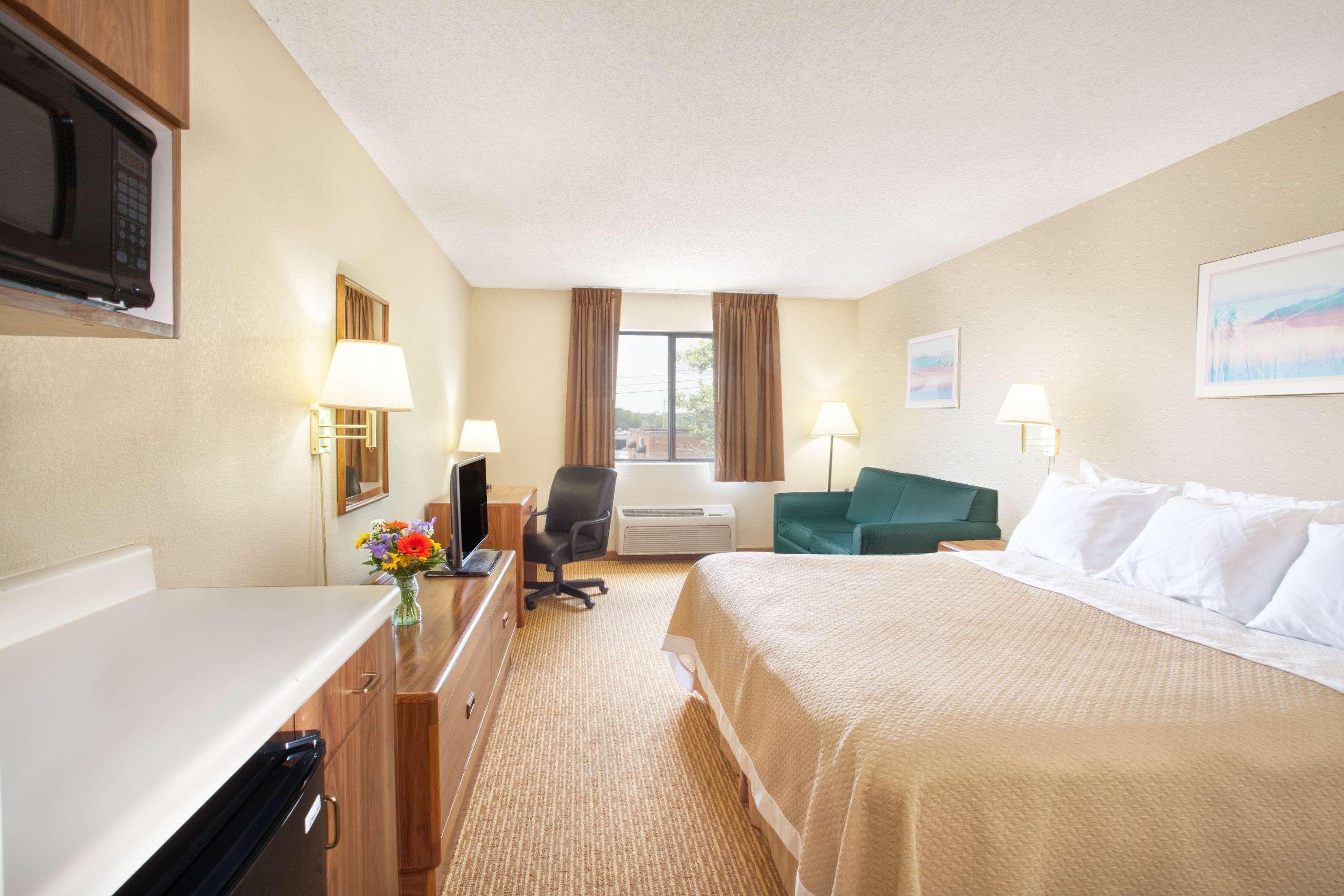 Days Inn By Wyndham Glasgow Eksteriør billede