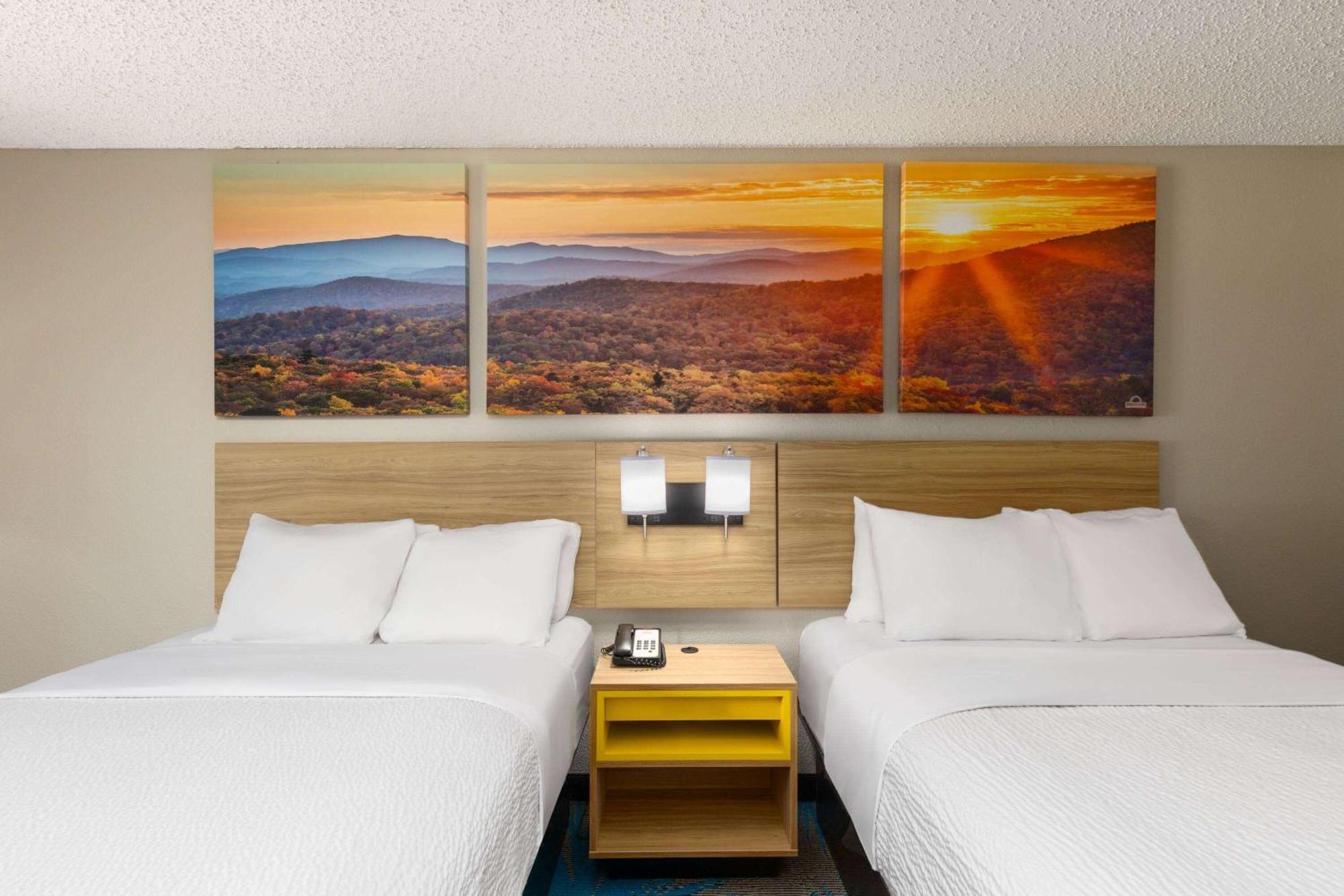 Days Inn By Wyndham Glasgow Eksteriør billede